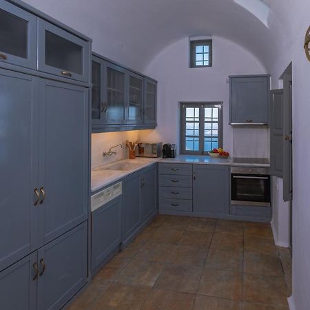 אימרוביגלי Azure Villa Santorini מראה חיצוני תמונה
