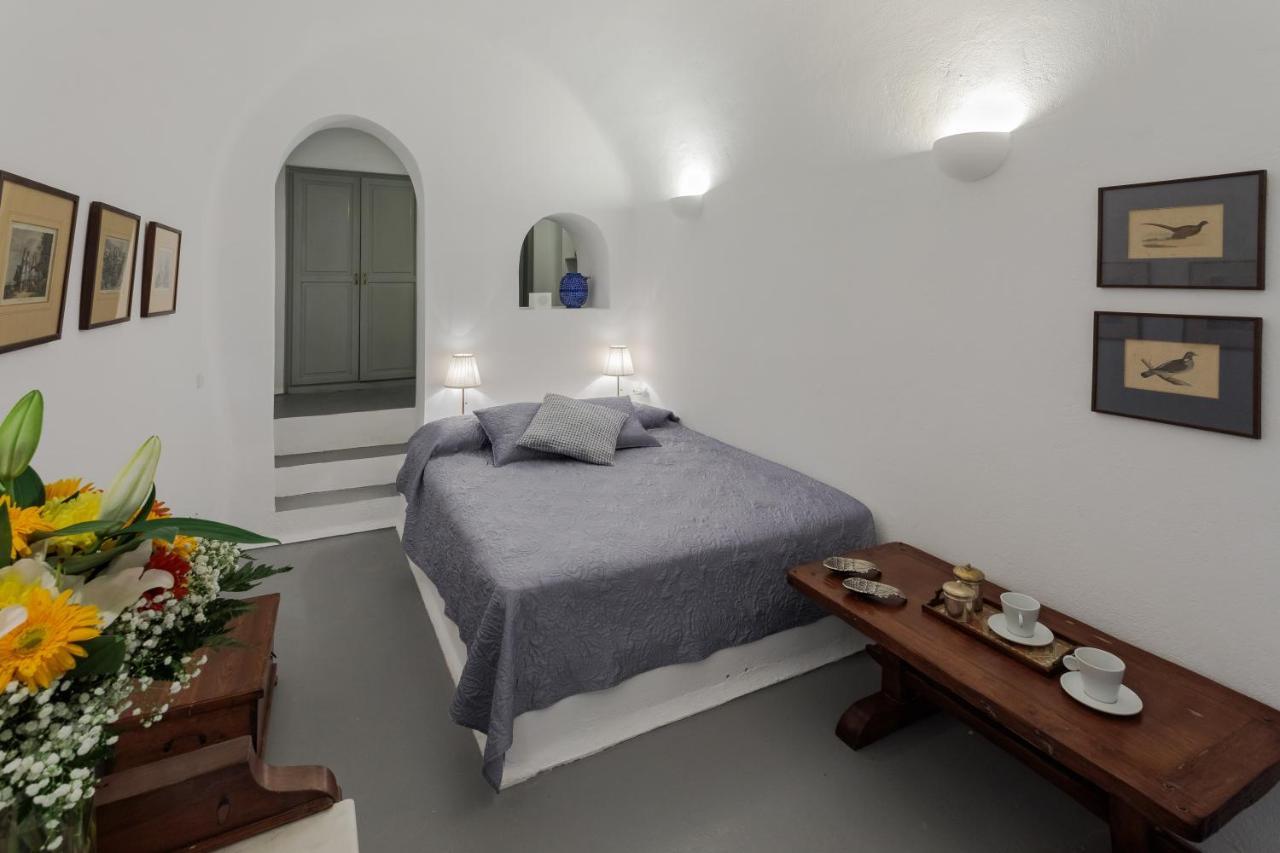 אימרוביגלי Azure Villa Santorini מראה חיצוני תמונה