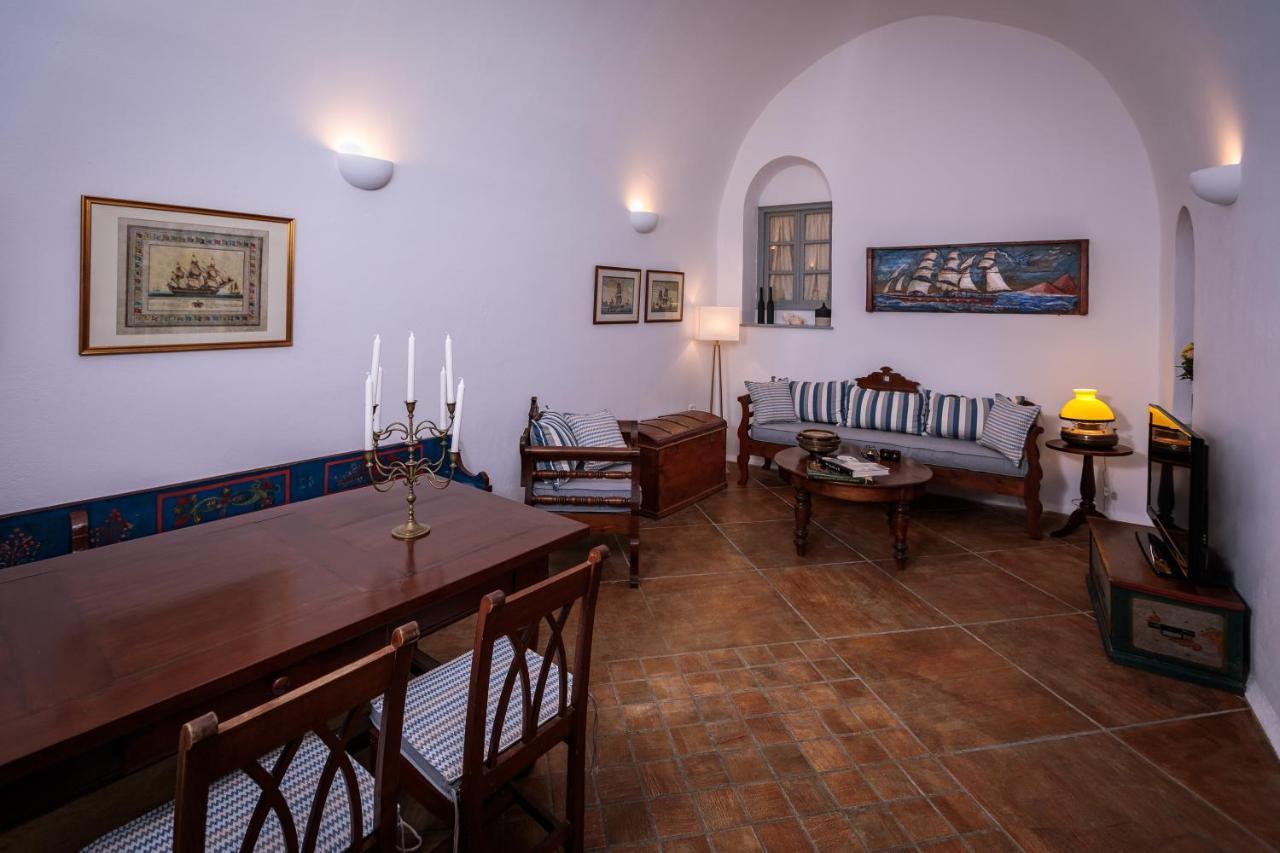 אימרוביגלי Azure Villa Santorini מראה חיצוני תמונה