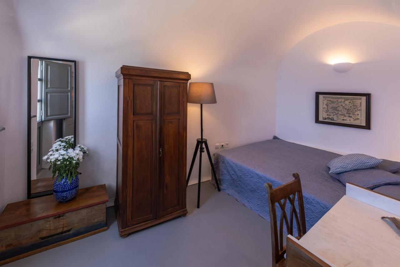 אימרוביגלי Azure Villa Santorini מראה חיצוני תמונה