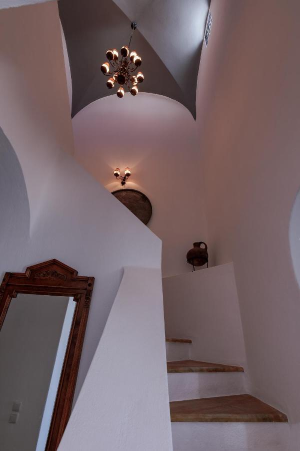 אימרוביגלי Azure Villa Santorini מראה חיצוני תמונה