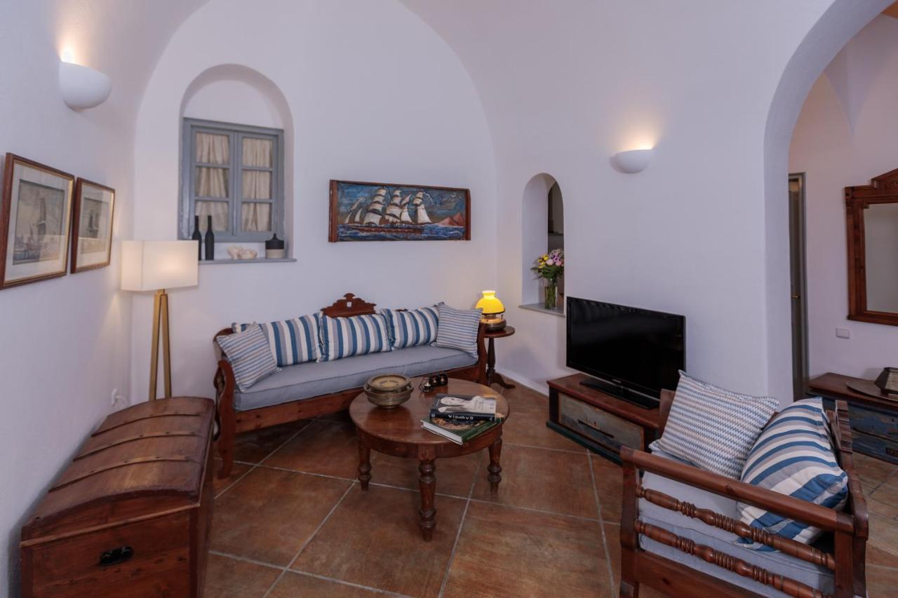 אימרוביגלי Azure Villa Santorini מראה חיצוני תמונה
