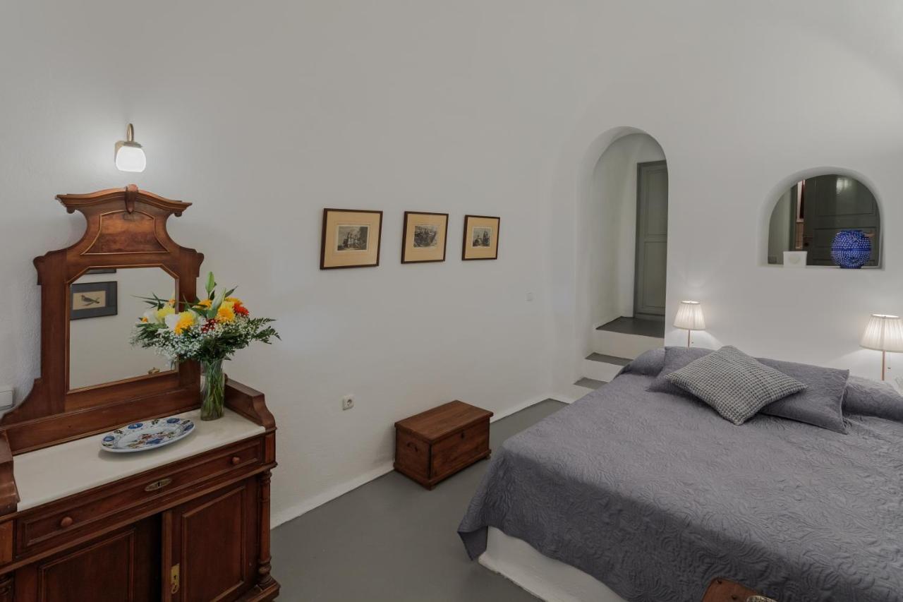 אימרוביגלי Azure Villa Santorini מראה חיצוני תמונה
